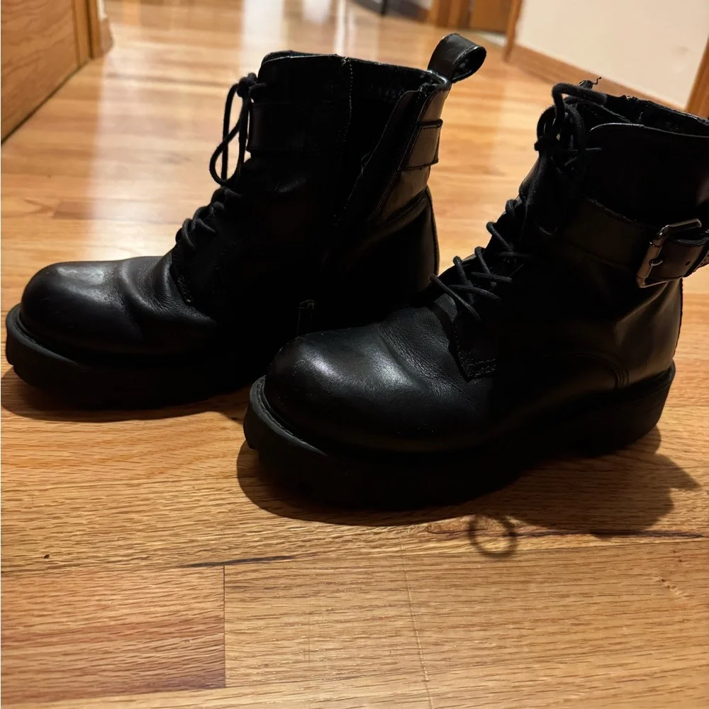 Vagabond Black Leather Ankle Combat Boots - Picture 2 of 7